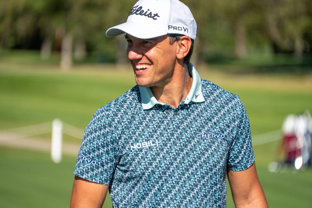Un sorridente Matteo Manassero neo-papà